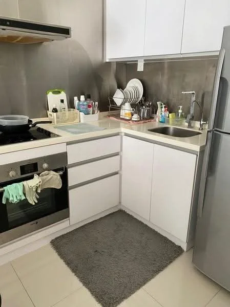 Kitchen features: white cabinetry, stainless-steel sink, chrome pull-down faucet, granite countertop, built-in oven, 4-burner gas hob, stainless-steel refrigerator, grey area rug, dish rack, various kitchen utensils, wall-mounted range hood, tile backsplash; style: modern.