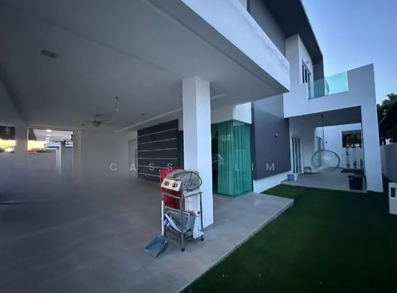 Exterior type: detached bungalow; features: flat roof, white painted facade, grey accent wall, manicured lawn, outdoor seating area, patio space, outdoor grill, hanging chair, sliding glass door, floor-to-ceiling windows, covered porch, concrete flooring; style: modern.