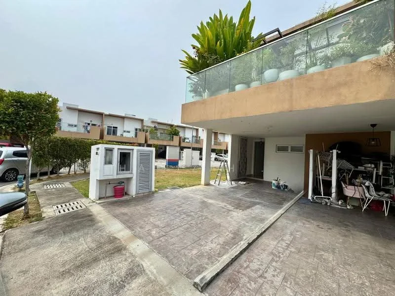 Exterior type: linked terrace house; features: concrete facade with beige finish, flat roof, manicured lawn, paved driveway, glass balcony with planters, car porch, surrounded by greenery, adjacent to other residential units; style: modern.