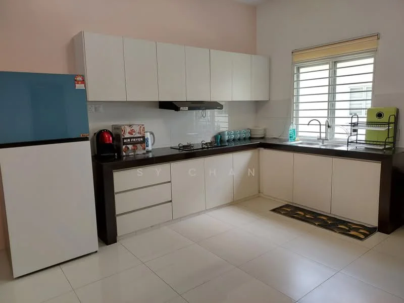 Kitchen features: light blue fridge, white cabinetry with flat-panel doors, black countertop, built-in gas hob, stainless-steel range hood, double-bowl stainless-steel sink, chrome pull-down faucet, window with horizontal slats, kitchen mat, kitchen utensils on countertop, white tiled flooring, light pink painted walls; style: modern.