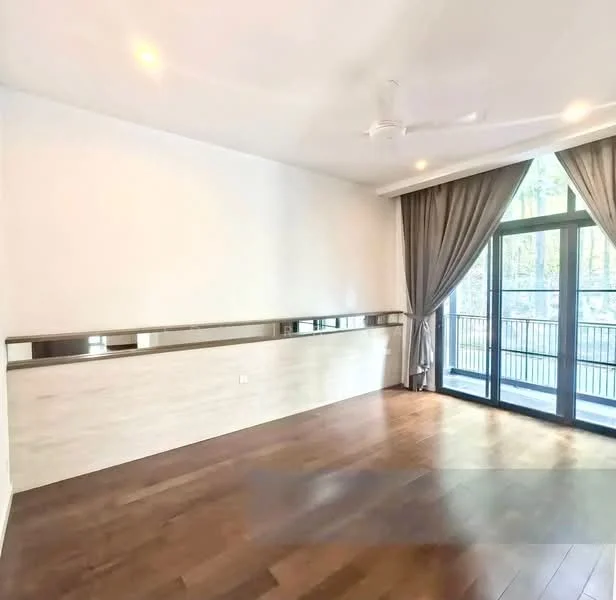 Living features: wooden flooring, white painted walls, ceiling fan, recessed downlights, floor-to-ceiling windows, sliding glass door, sheer curtains, balcony access, decorative mirror; style: modern; view: garden.
