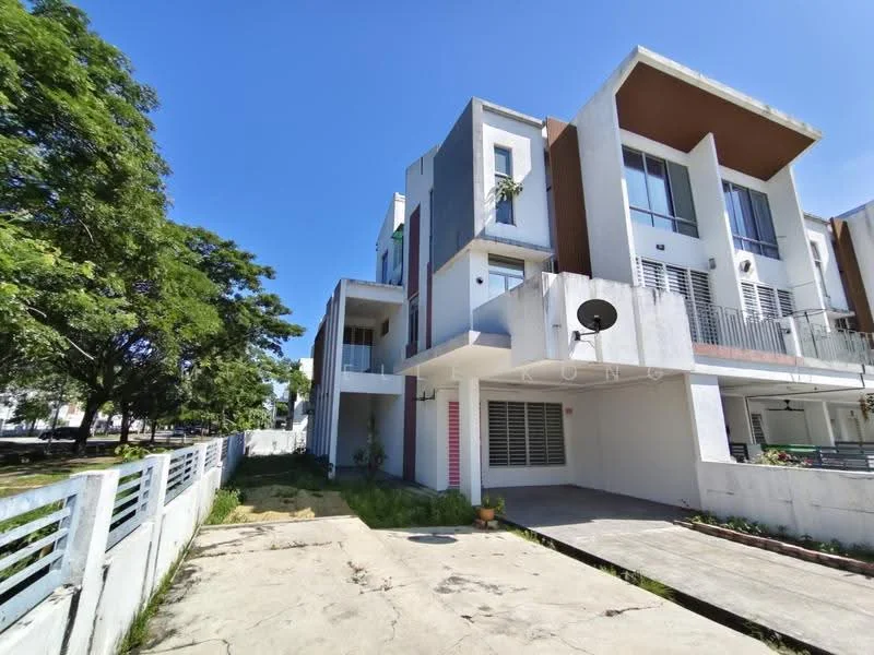 Exterior type: linked terrace house; features: white painted facade, grey accent wall, flat roof, 2-storey, manicured lawn, paved walkway, satellite dish, large windows, balcony, surrounded by greenery; style: modern.