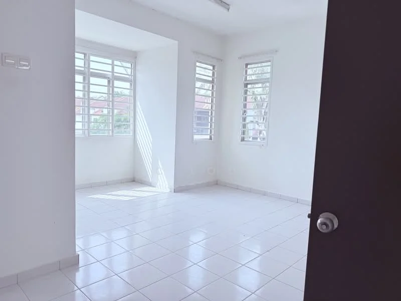 Room features: white painted walls, white tiled flooring, multiple windows with horizontal slats, natural light from windows, corner room layout; style: modern; view: garden.