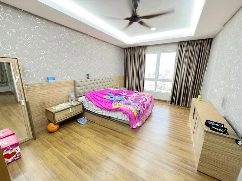 Bedroom features: king-size bed with colorful bedding, upholstered headboard, wooden flooring, ceiling fan, recessed lighting, floor-to-ceiling windows, curtains, wooden bedside table, wooden dresser, decorative wall with floral pattern; style: modern; view: city.