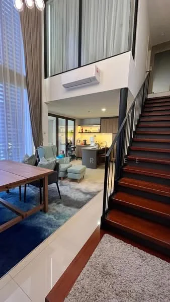 Living features: double-height ceiling, large windows with sheer curtains, wooden staircase, recessed downlights, ceiling fan, area rug, dining table, upholstered chairs, open-plan layout, wood flooring, wall-mounted air conditioning unit; style: modern. Kitchen features: kitchen island, stainless-steel appliances, wood cabinetry, granite countertop, backlit cabinetry, open shelving, recessed lighting; style: modern.