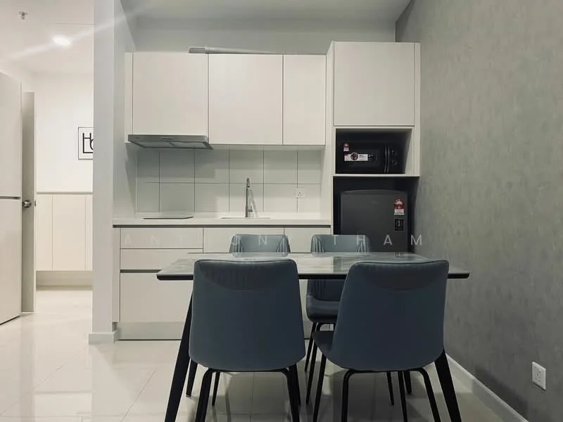 Kitchen features: white cabinetry, grey accent wall, white tiled backsplash, single-bowl stainless-steel sink, chrome pull-down faucet, built-in oven, microwave, stainless-steel fridge, 4-burner gas hob, dining table with 4 blue chairs, white countertop, ceramic tile flooring, recessed downlights; style: modern.