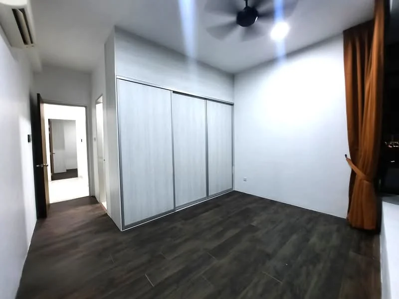 Bedroom features: wooden flooring, white painted walls, ceiling fan, built-in wardrobe with sliding doors, floor-to-ceiling window, curtains, nightstand, doorway to bathroom, city view; style: modern; view: city.