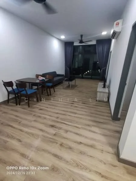 Living features: laminate wood flooring, white painted walls, 5-blade ceiling fan, floor-to-ceiling windows, dark grey curtains, sofa in dark fabric, coffee table, dining table with 4 chairs, TV console, wall-mounted air conditioning unit; style: modern; view: city.