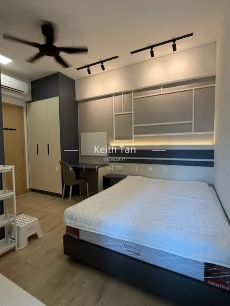 Bedroom features: queen-size bed, 5-blade ceiling fan, wall-mounted air conditioning unit, built-in wardrobe with sliding doors, wooden flooring, light grey accent wall, white painted walls, desk chair, nightstand, LED strip lighting, decorative wall shelving; style: modern.