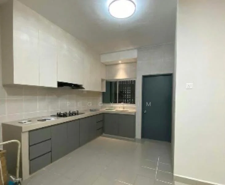 Kitchen features: grey cabinetry, white upper cabinets, stainless-steel sink, chrome pull-down faucet, 4-burner gas hob, built-in oven, ceramic tile backsplash, grey countertop, recessed downlights, wall-mounted range hood, tile flooring, mirror backsplash, open shelving; style: modern.