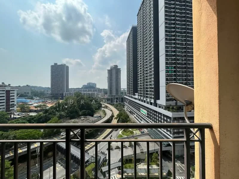 Room view: city.