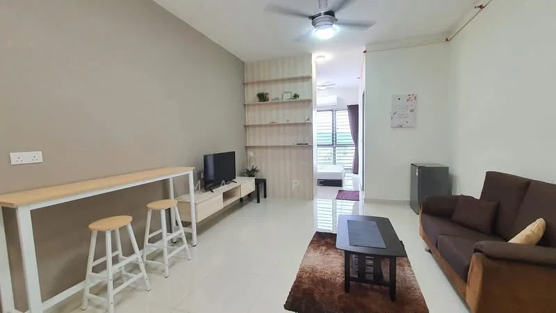 Living features: cream painted walls, white tiled flooring, 5-blade ceiling fan with light, sofa in brown, coffee table in black, TV console, wall-mounted TV, open shelving unit, decorative wall art, area rug with geometric pattern, bar counter with three stools; style: modern.