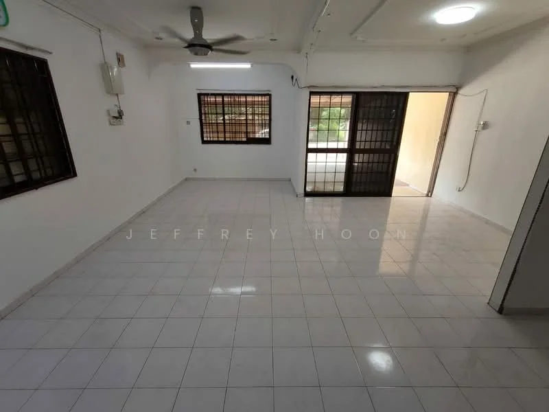 Corner, 2 Storey Terrace, Taman Klang Utama, Kapar — view 2 of 5 in Taman Klang Utama — for Rent