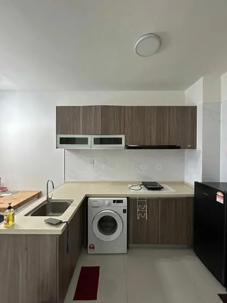 Kitchen features: laminate cabinetry in wood finish, white quartz countertop, single-bowl stainless-steel sink, chrome pull-down faucet, built-in electric cooktop, front-load washing machine, black refrigerator, tile backsplash, recessed ceiling lights, white walls, ceramic tile flooring; style: modern.