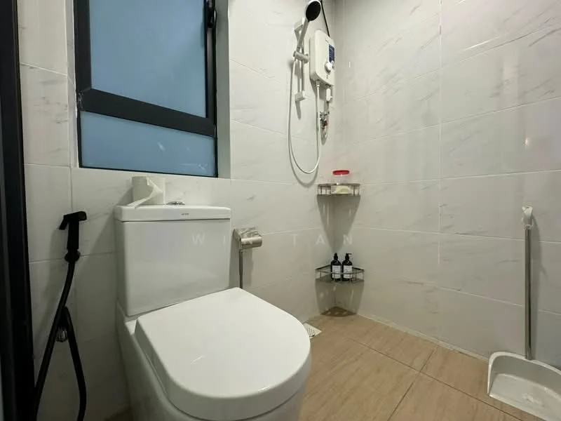 Bathroom features: one-piece toilet, wall-mounted shower heater, glass shower enclosure, tile cladding on walls, ceramic tile flooring, wall-mounted shelf, toilet paper holder, handheld bidet spray; style: modern.