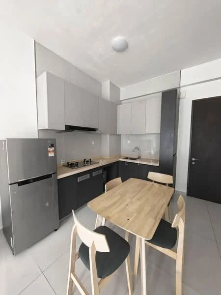 Kitchen features: grey upper cabinets, black lower cabinets, wooden countertop, stainless-steel fridge, 4-burner gas hob, built-in oven, single-bowl stainless-steel sink, chrome pull-down faucet, pendant light, dining table with wooden top, 4 wooden dining chairs, white walls, tile flooring; style: modern.