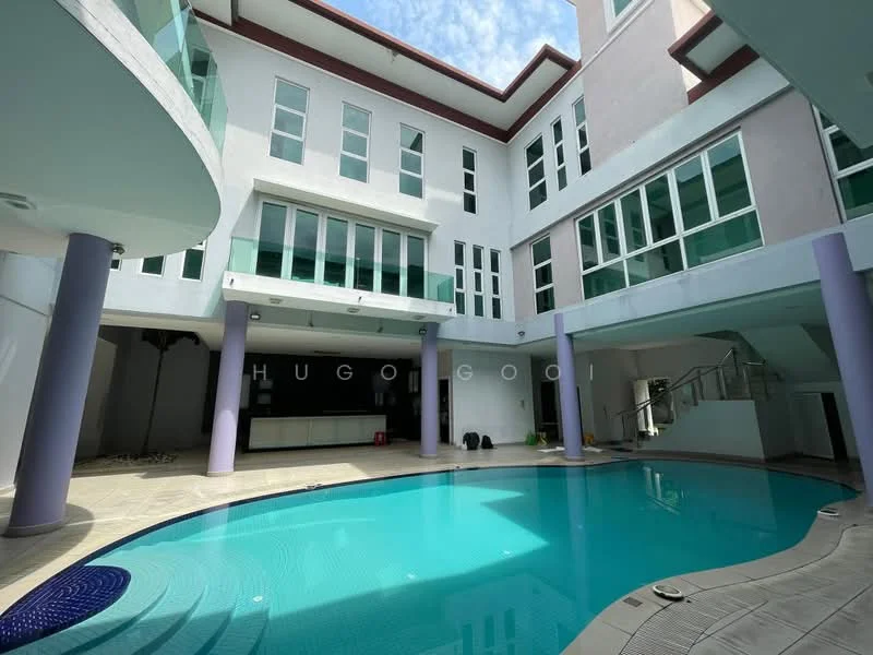 Exterior type: detached bungalow; features: infinity pool, pool deck with loungers, large glass windows, open-air courtyard, white painted facade, modern architectural design, multiple levels, outdoor seating area, landscaped surroundings; style: modern.