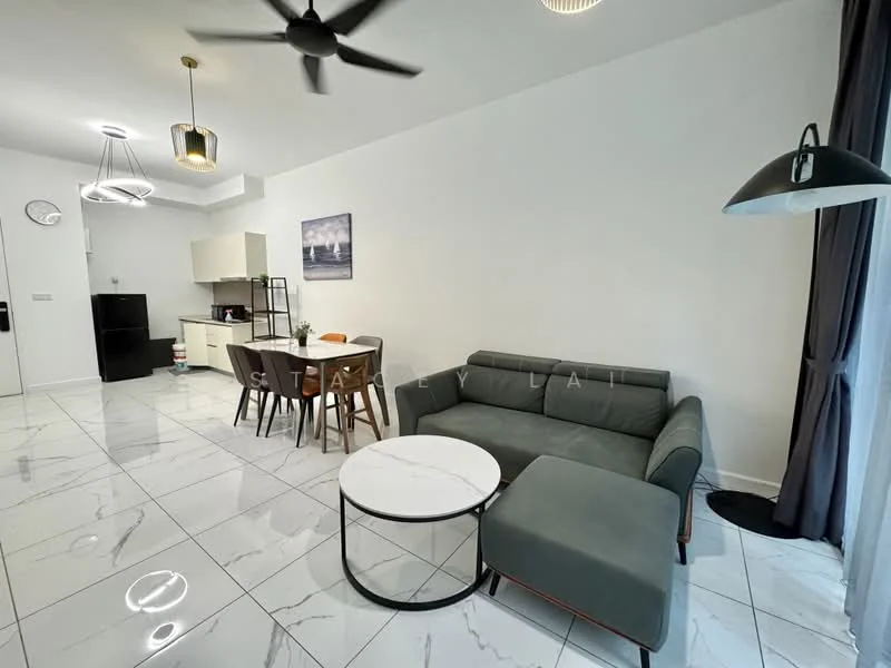 Living features: grey L-shape sectional sofa, round coffee table with black metal base, white marble flooring, recessed downlights, 5-blade ceiling fan, floor-to-ceiling windows with sheer curtains, wall-mounted clock, decorative wall art, dining table with 4 chairs, black pendant light, kitchen area with black fridge; style: modern.