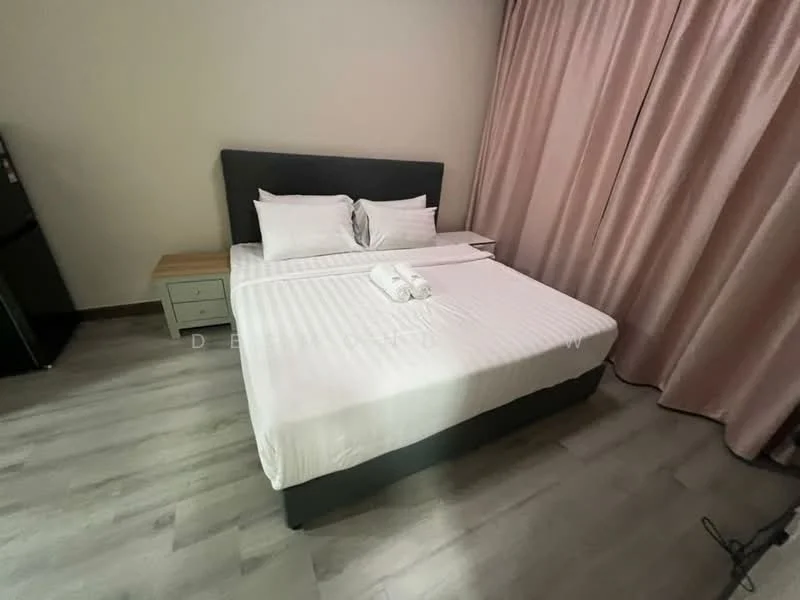 Bedroom features: king-size bed with white bedding, upholstered headboard, wooden bedside table, laminate flooring, floor-to-ceiling curtains in light pink, fridge, wall-mounted light fixture; style: modern.