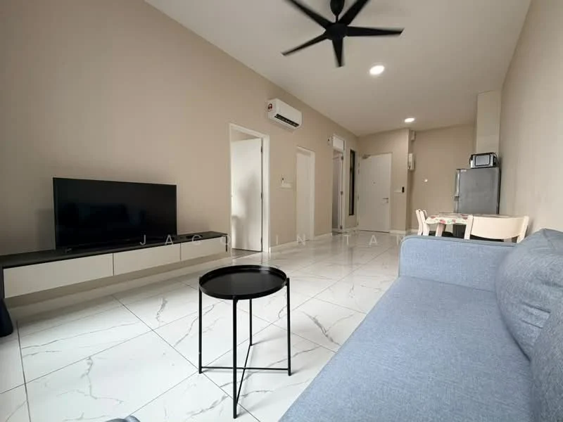 Living features: grey fabric sofa, black coffee table, wall-mounted TV, TV console, marble tile flooring, white painted walls, 5-blade ceiling fan, wall-mounted split AC, dining table with chairs, door leading to hallway, door leading to bathroom; style: modern.