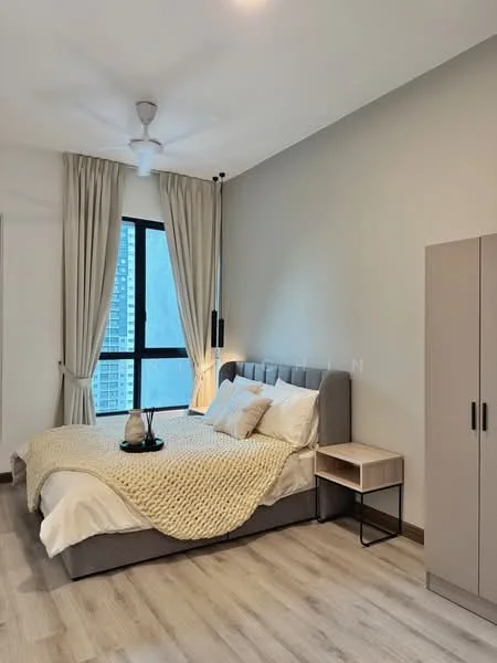 Bedroom features: king-size bed with upholstered headboard, light grey bedding, cream knitted throw blanket, 2 bedside tables, table lamp on bedside table, floor-to-ceiling window, curtains in light beige, wooden flooring, ceiling fan, built-in wardrobe in light grey; style: modern; view: city.