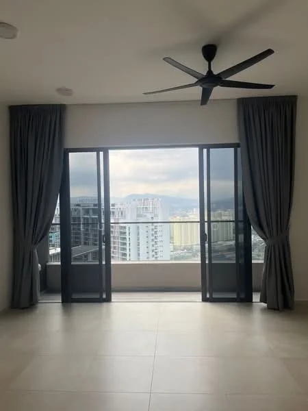 Living features: floor-to-ceiling sliding glass doors, grey curtains, 5-blade ceiling fan, neutral wall colour, tile flooring, city skyline view, open layout, recessed ceiling lights; style: modern; view: city.