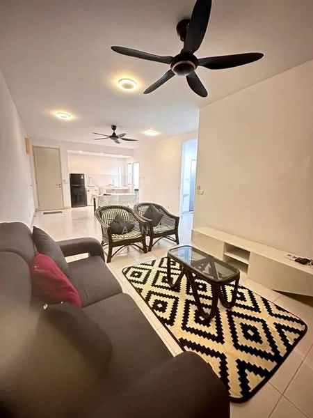 Living features: 3-seater fabric sofa in grey, 2 armchairs with green and black stripes, coffee table with wooden legs and glass top, area rug with geometric pattern in black and white, ceiling fan with 3 blades, recessed ceiling lights, white painted walls, white tiled flooring; style: modern.
