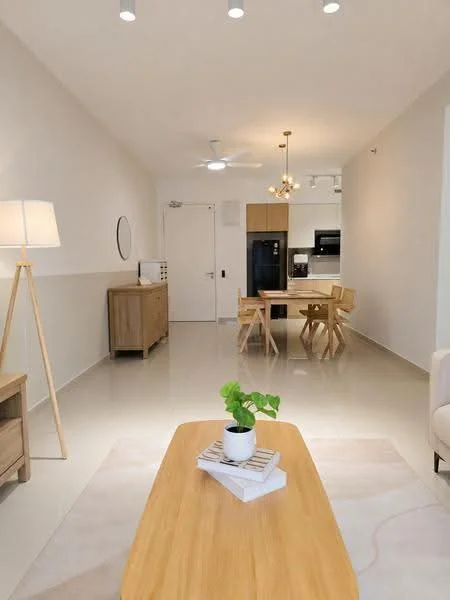 Living features: white painted walls, glossy tile flooring, 5-blade ceiling fan with light, recessed downlights, wooden coffee table, cream area rug, floor lamp, decorative plant in pot, wall-mounted mirror, dining table with chairs, kitchen with built-in appliances, black refrigerator; style: modern.