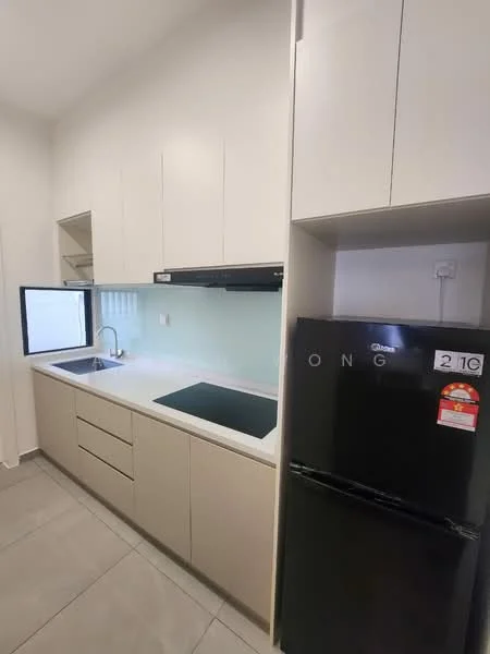 Kitchen features: white cabinetry, black countertop, single-bowl stainless-steel sink, chrome pull-down faucet, built-in oven, induction hob, black fridge, glass backsplash, grey tile flooring, window above sink; style: modern.