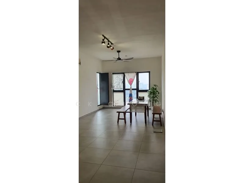 Living features: large floor-to-ceiling windows, sliding glass door, 5-blade ceiling fan with light, neutral wall color, tile flooring, dining table with chairs, indoor plant, open layout, natural light, view of city skyline; style: modern; view: city.