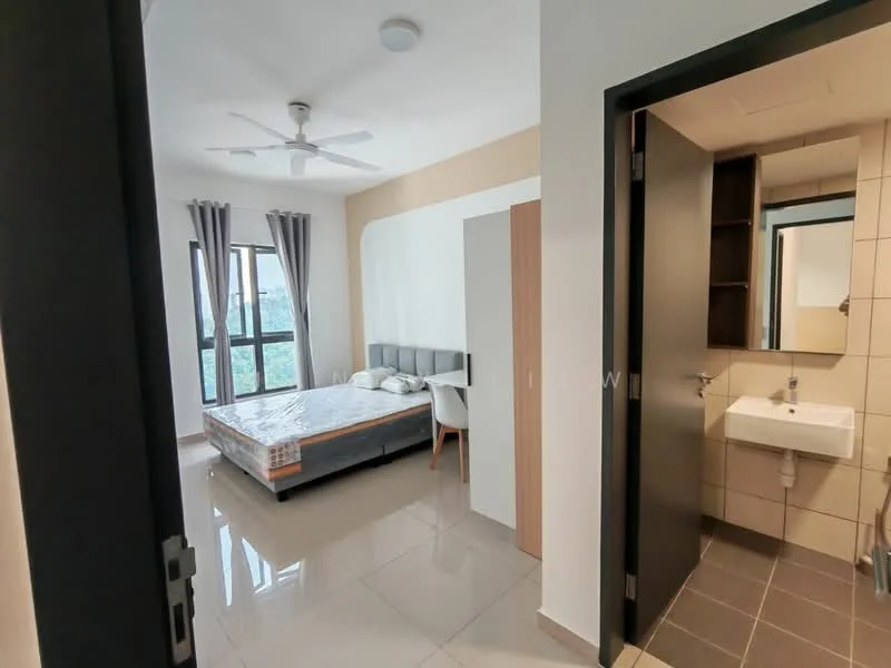 Bedroom features: queen-size bed, upholstered headboard, 2 bedside lamps, floor-to-ceiling windows, grey curtains, ceiling fan, wall-mounted mirror, built-in wardrobe, tile flooring, neutral wall color; style: modern; view: city. Bathroom features: single-sink vanity with white cabinet, chrome basin mixer, framed mirror, one-piece toilet, shower with glass enclosure, tile cladding, grey tile flooring; style: modern.