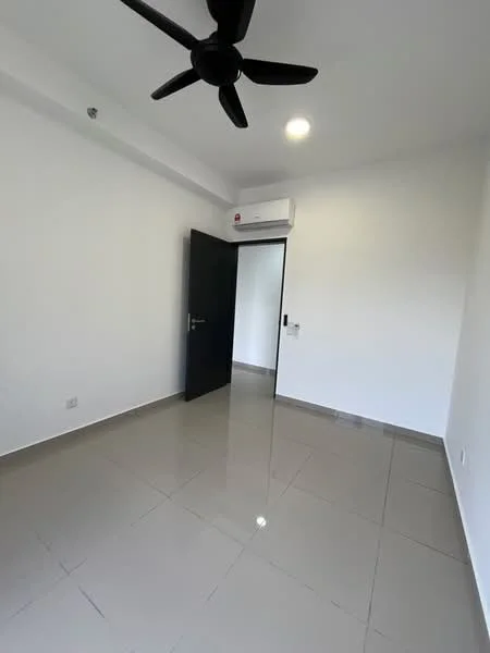 Room features: white painted walls, grey floor tiles, 5-blade ceiling fan, 1 wall-mounted split AC, single door, light fixture in ceiling, no visible furniture; style: modern.