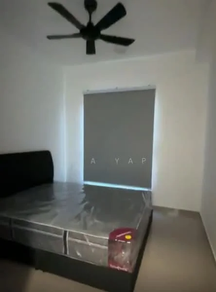Bedroom features: queen-size bed, black upholstered headboard, ceiling fan, roller blinds, light-colored walls, laminate flooring, window with grey blinds; style: modern.