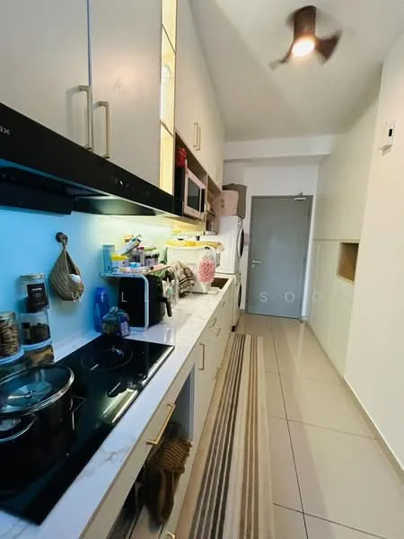 Kitchen features: white cabinetry with gold handles, marble countertop, built-in oven, microwave, stainless-steel gas hob, extraction hood, single-bowl stainless-steel sink, chrome pull-down faucet, recessed LED downlights, 5-blade ceiling fan, tile flooring, decorative kitchen accessories, open shelving, kitchen rug; style: modern.