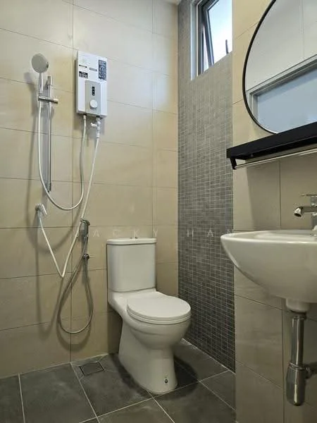 Bathroom features: white ceramic toilet, single-sink vanity with black countertop, round mirror, chrome basin mixer faucet, showerhead with adjustable height, wall-mounted water heater, grey tiled walls, light grey floor tiles, glass window, towel rack; style: modern.