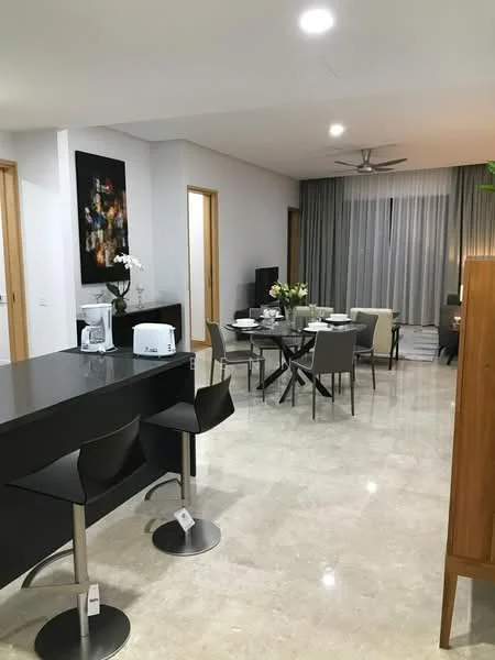 Living features: marble tile flooring, white painted walls, recessed downlights, 5-blade ceiling fan, floor-to-ceiling windows with sheer curtains, dining table with 6 chairs, black kitchen island with bar stools, decorative wall art, vase with flowers on dining table, TV console, potted plant; style: modern.