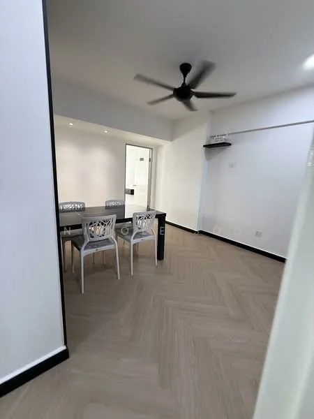 Dining features: dining table, 4 dining chairs, ceiling fan, white walls, light-colored herringbone flooring, recessed lighting, open layout, doorway to kitchen, wall-mounted shelf; style: modern.