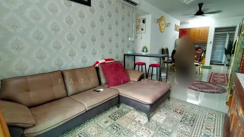 Living features: L-shape sectional sofa in brown, decorative throw pillows, wall-mounted TV, area rug with geometric pattern, wall with floral wallpaper, ceiling fan, recessed downlights, coffee table, decorative wall clock, open shelving unit, wooden sideboard, dining area visible in background; style: modern.