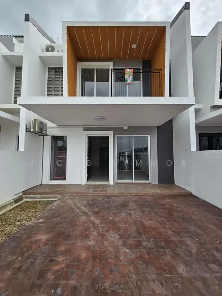 Exterior type: linked terrace house; features: white painted facade, orange accent wall, balcony with railing, sliding glass door, concrete flooring, exposed concrete wall, air conditioning unit, manicured lawn area, two-storey structure, overhang roof, modern architectural design; style: modern.
