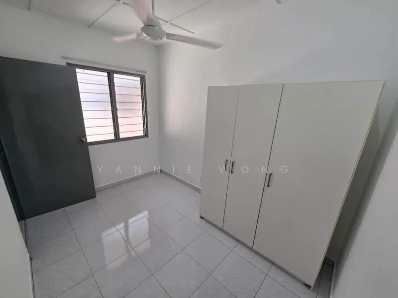 Room features: white painted walls, white tiled flooring, ceiling fan, single window with horizontal blinds, built-in wardrobe with sliding doors, light fixture on ceiling.