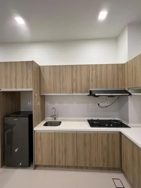 Kitchen features: laminate cabinetry in light wood finish, white quartz countertop, single-bowl stainless-steel sink, chrome pull-down faucet, built-in gas hob with two burners, stainless-steel range hood, fridge, white tiled backsplash, recessed LED downlights, tile flooring in light color; style: modern.