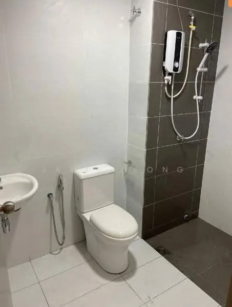 Bathroom features: white tiled walls, grey accent wall, white floor tiles, one-piece toilet, wall-mounted shower, handheld shower, water heater, sink with faucet, chrome basin mixer; style: modern.