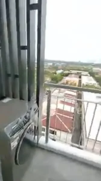 Balcony features: metal railing, concrete flooring, outdoor view, attached to living space, partial city view; view: city.
