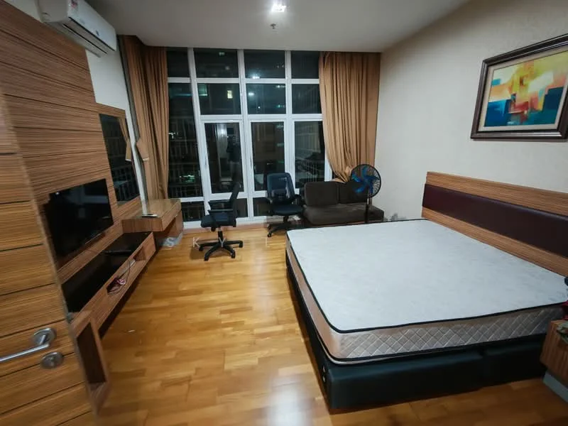 Bedroom features: wooden flooring, large windows with city view, beige curtains, queen-size bed without bedding, wooden bed frame, built-in wardrobe, TV console with wall-mounted TV, office chair, study desk, sofa, ceiling fan; style: modern; view: city.