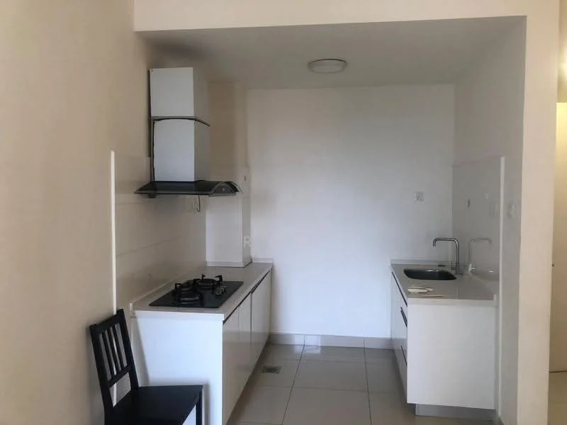 Kitchen features: white cabinetry, stainless-steel sink, chrome pull-down faucet, 4-burner gas hob, stainless-steel range hood, white tiled backsplash, grey countertop, ceramic tile flooring, wall-mounted light fixture, black wooden chair; style: modern.