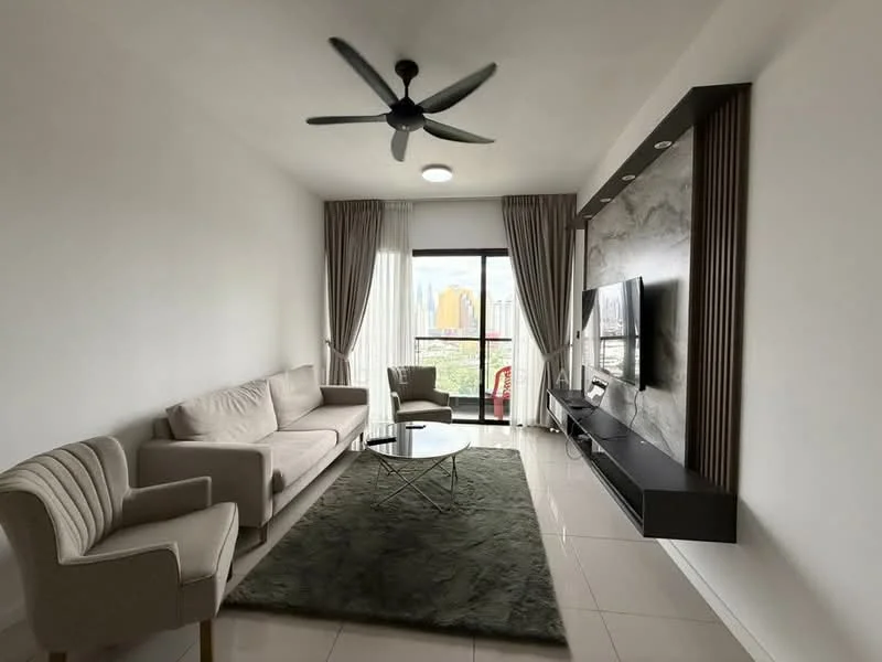 Living features: 3-seater fabric sofa in beige, 2-seater armchair in light grey, glass coffee table, area rug in green, wall-mounted TV, black TV console, floor-to-ceiling windows, curtains in light grey, ceiling fan with light, recessed downlights, decorative wall panel with stone finish, view of city skyline; style: modern; view: city.