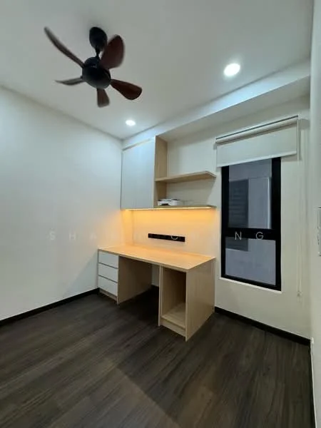 Study features: wooden flooring, white painted walls, ceiling fan with 3 blades, built-in desk with storage drawers, wall-mounted shelving, window with roller blinds, LED recessed lighting; style: modern.