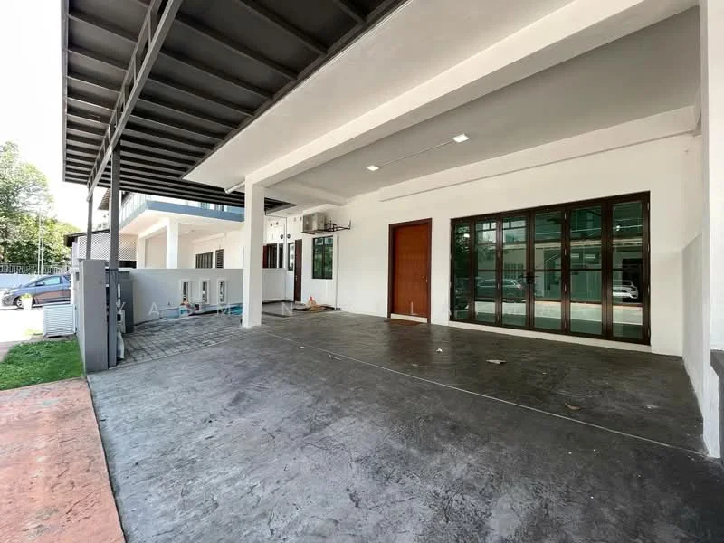 Exterior type: detached bungalow; features: concrete flooring, flat roof, large windows, main entrance door, covered car porch, manicured lawn, surrounded by greenery, exposed concrete facade; style: modern.