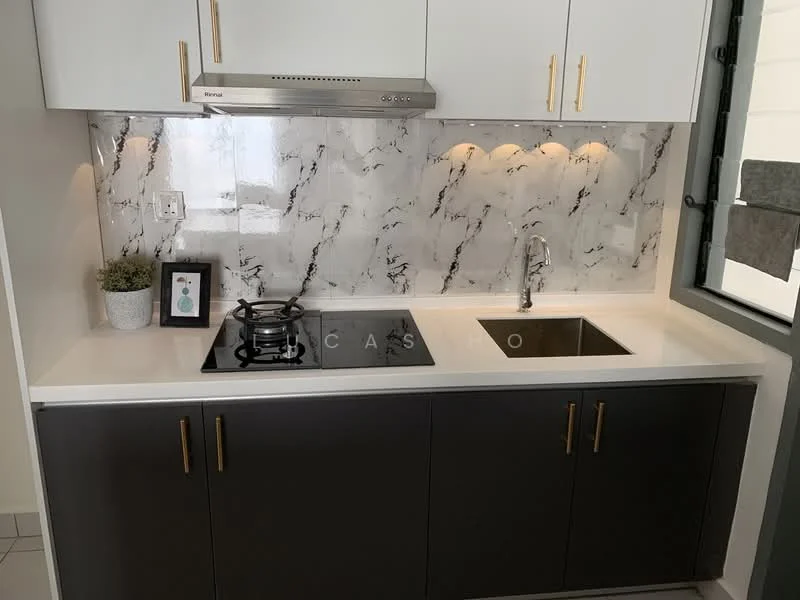 Kitchen features: white cabinetry with gold handles, black lower cabinets, white countertop, stainless-steel sink, chrome pull-down faucet, built-in gas hob, stainless-steel range hood, marble backsplash with grey veining, under-cabinet lighting, window with black frame; style: modern.