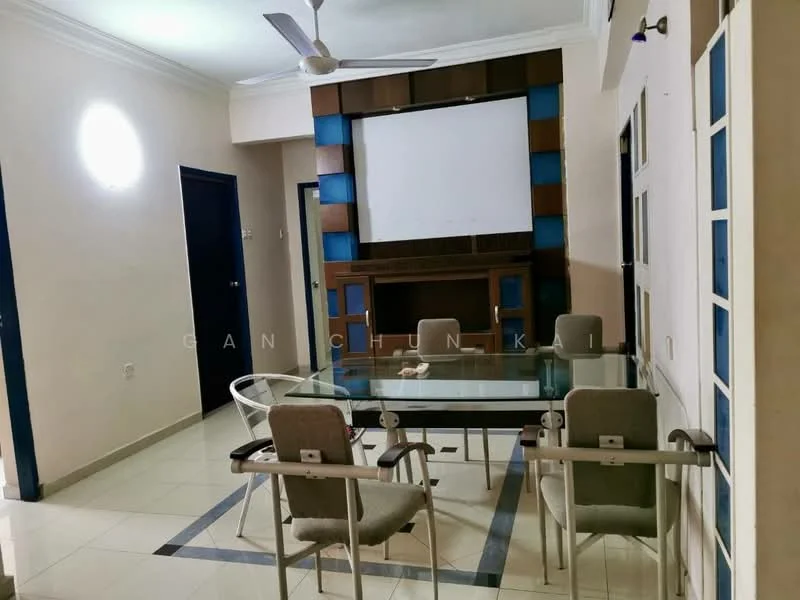 Living features: white painted walls, glossy tile flooring, ceiling fan, wall-mounted TV, wooden feature wall with blue accents, glass dining table, four dining chairs, built-in shelving unit, recessed lighting, neutral color scheme; style: modern.